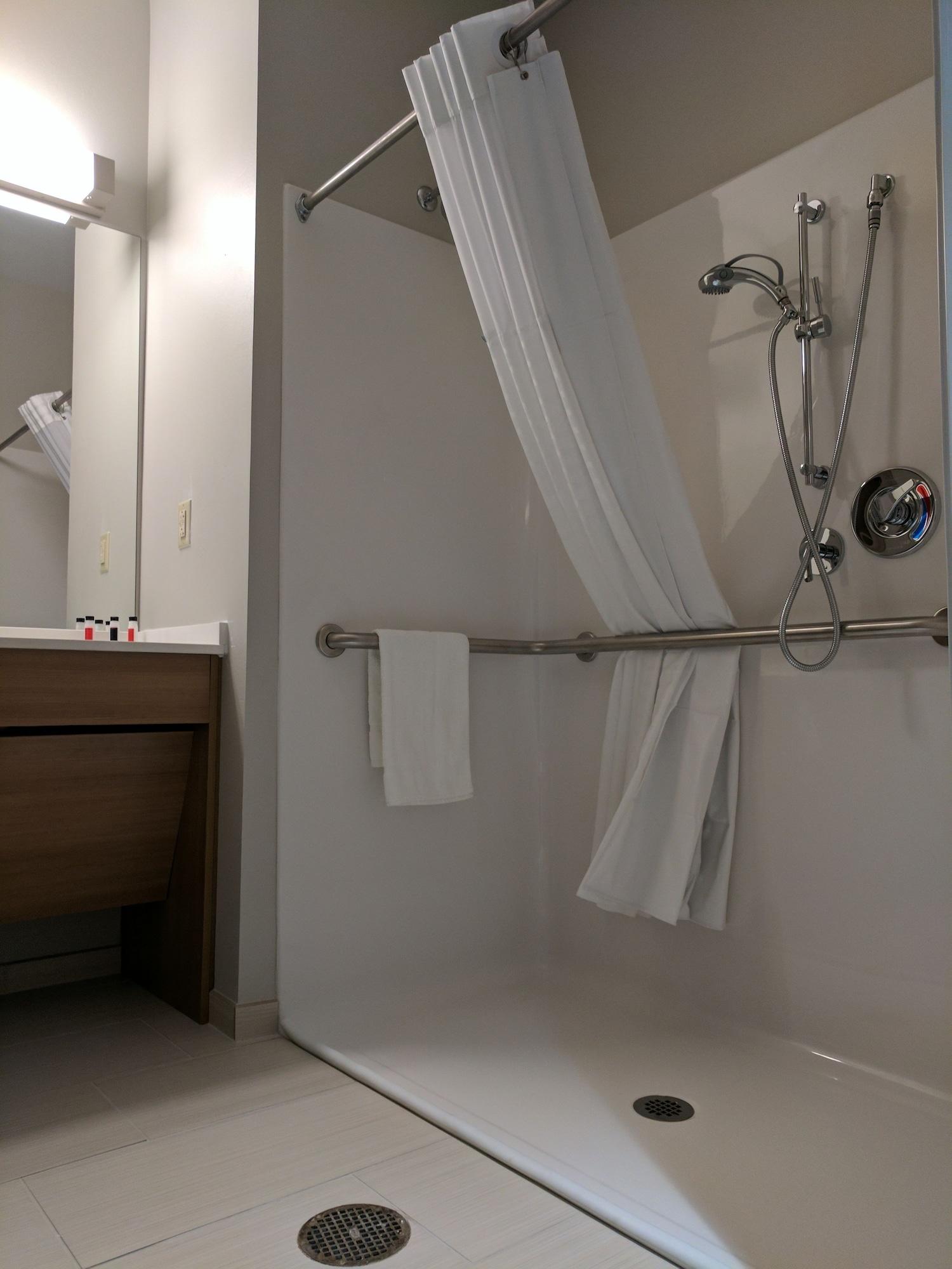 Microtel Inn & Suites By Wyndham Clarion Εξωτερικό φωτογραφία